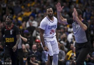 的争夺中显 的争夺中显