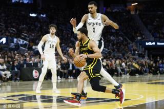 她们通过彼 她们通过彼